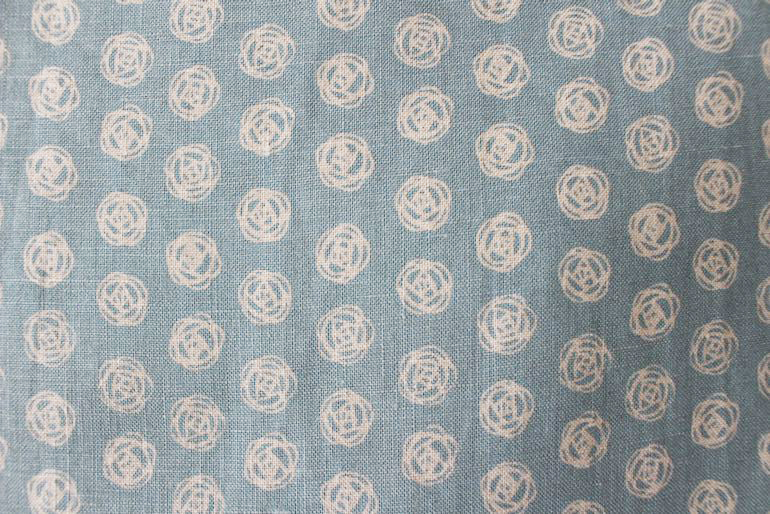 LINNETリネンプリント<br />
        ローズドット・グリーン